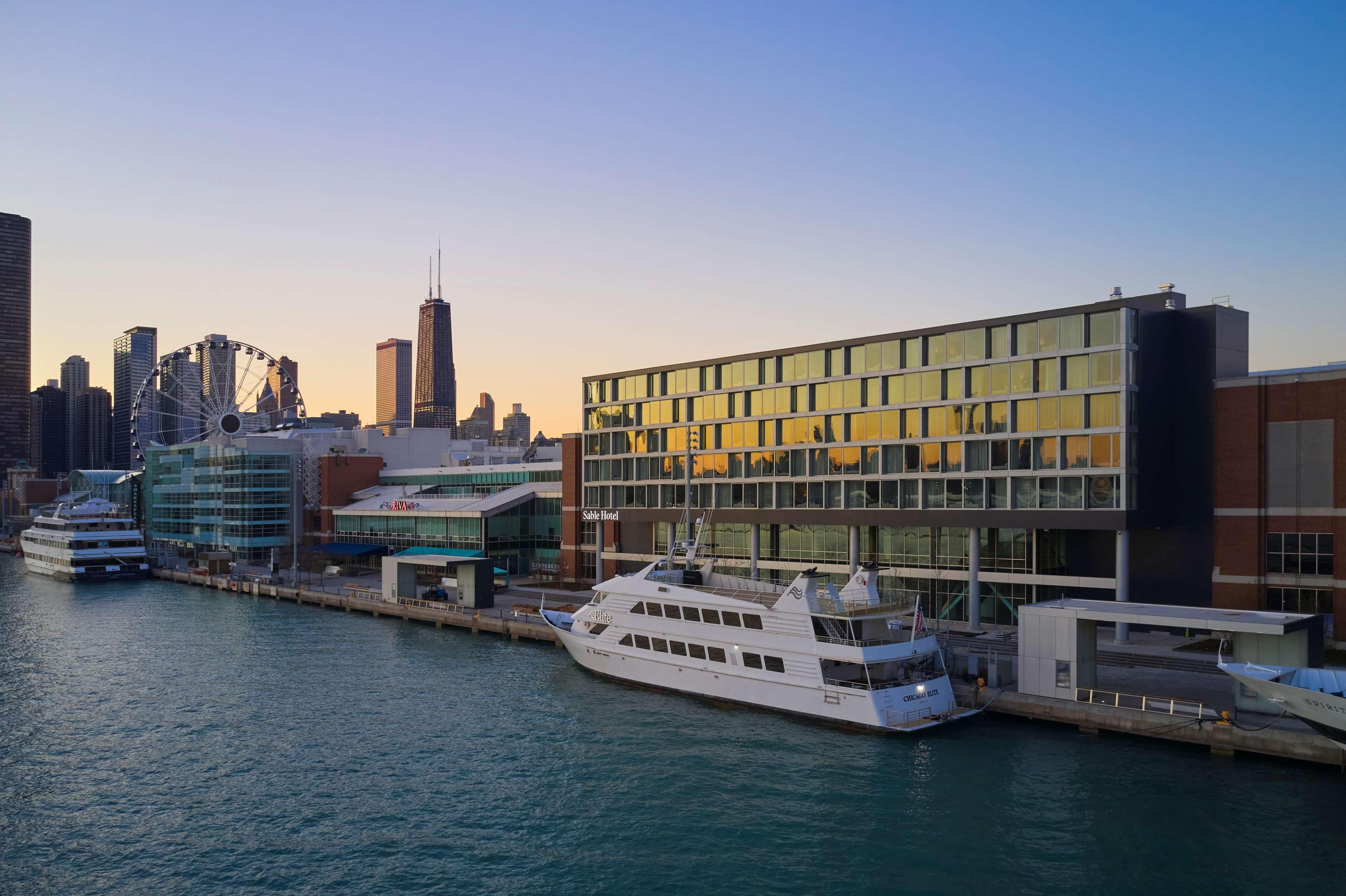 Hotel Sable At Navy Pier Chicago, Curio Collection By Hilton Exterior foto